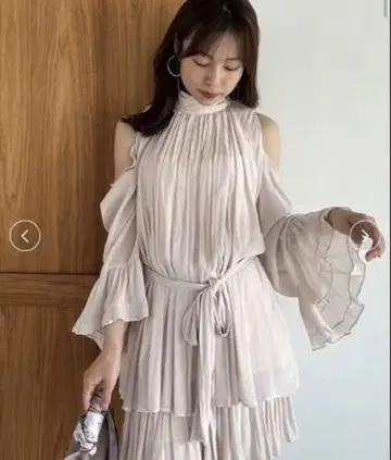 snidel 콜드 숄더 셋업