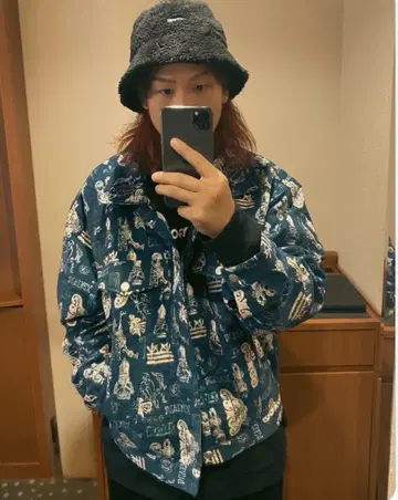 LAZY GOD NVY 올 패턴 자켓