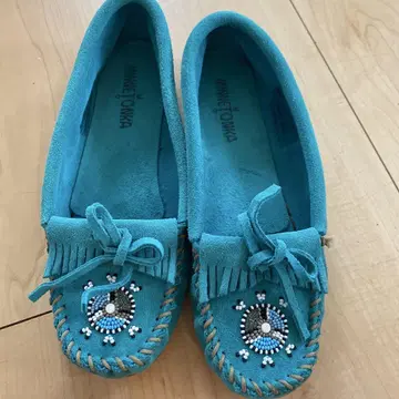Minnetonka 터콰이즈 모카신 사이즈 6.5