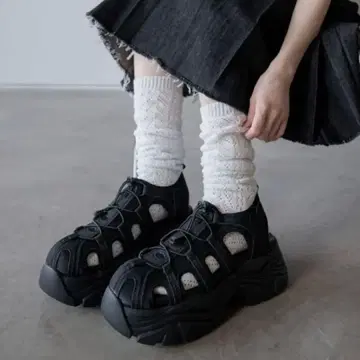 UNE MANSION 아웃도어 코알라 킹 통굽 스니커즈 샌들