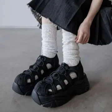 UNE MANSION 아웃도어 코알라 킹 통굽 스니커즈 샌들