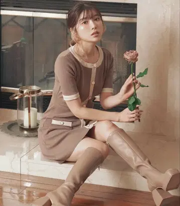 [ 새상품급 ] Darich 파이핑 미니 원피스