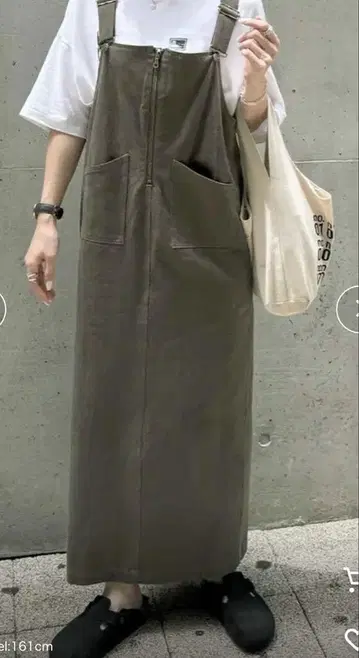 isook 살로펫 오버롤 스커트 카키