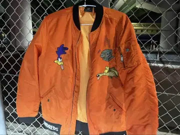 the hundreds x Looney tunes 자켓