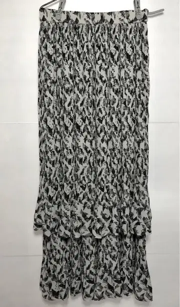 주말 SALE Apart by lowrys 플리츠 롱 스커트 화이트 블랙