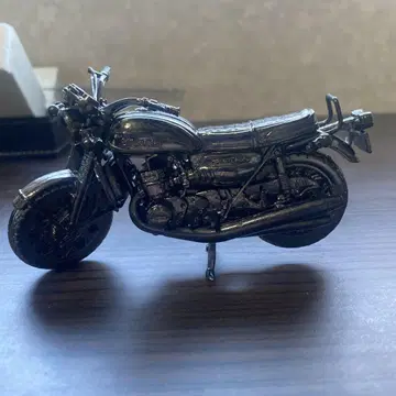 레드 바론 세계의 명차 시리즈 SUZUKI GT750 스즈키 피규어