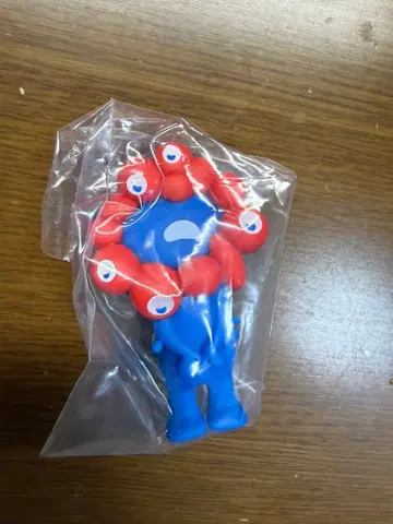미야쿠미야쿠 가챠 서 있는 포즈