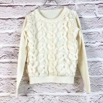 zr239 DRESKIP 아이보리 꽃 모티브 긴팔 니트 M