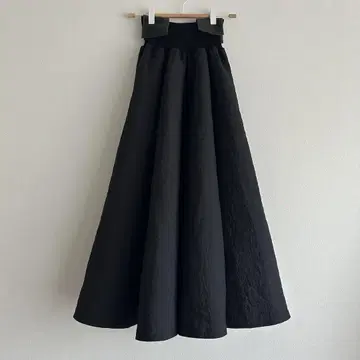 FENNEL 야마다야 플라워 퀼트 플레어 스커트 블랙