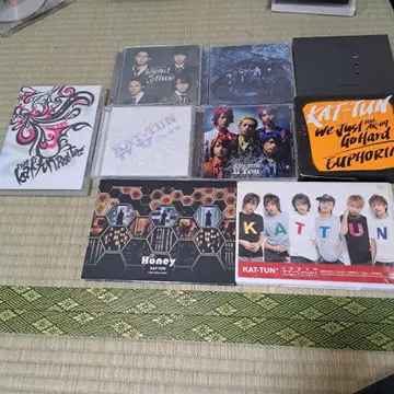 KAT-TUN CD, DVD 10장 묶음 판매!
