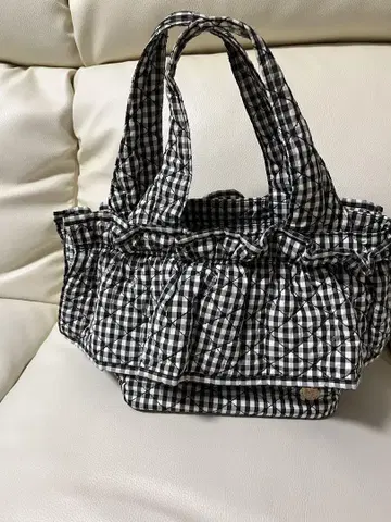 사용품 사하바엘리 프릴 백 Quilting Frill Bebe