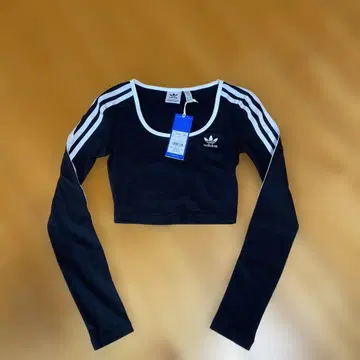 adidas 크롭 긴팔 T셔츠 블랙 xs