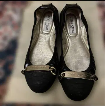 JIMMY CHOO 블랙 플랫슈즈 37