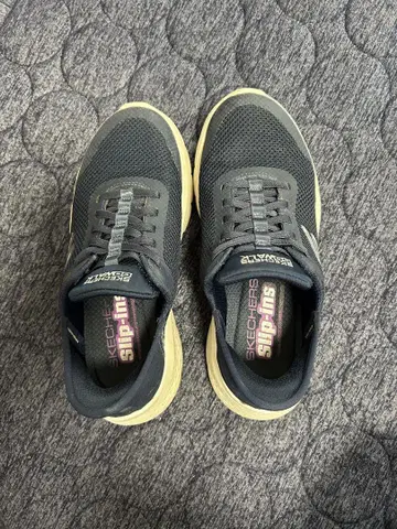스케쳐스 GOwalk slip-ins 124836w