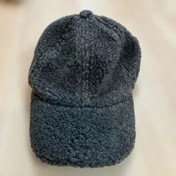 다크 그레이 플리스 캡
