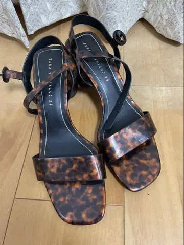 레오파드 무늬 샌들 39