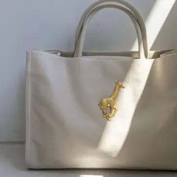 이아파피요네 브루클린 참 콜라보 미디엄 토트백 베이지