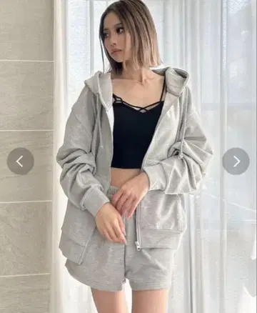 BACK GYDA 큐빅 라메 셋업