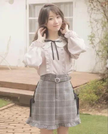 허니시나몬 사이드 레이스업 사다리꼴 스커트 체크