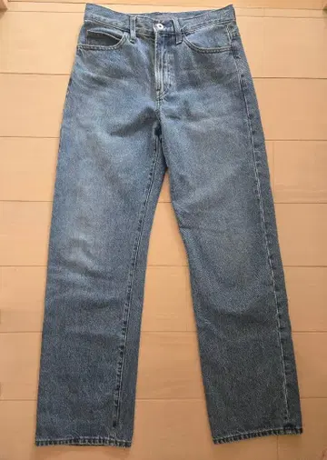 유니클로 JW ANDERSON 스트레이트 청바지