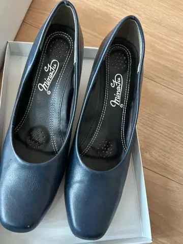수험 네이비 펌프스 24.0cm 박스 포함