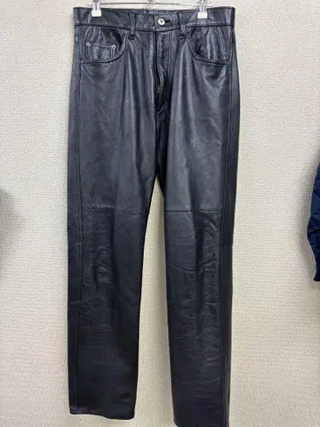 가죽 소가죽 블랙 스트레이트 레그 슬랙스