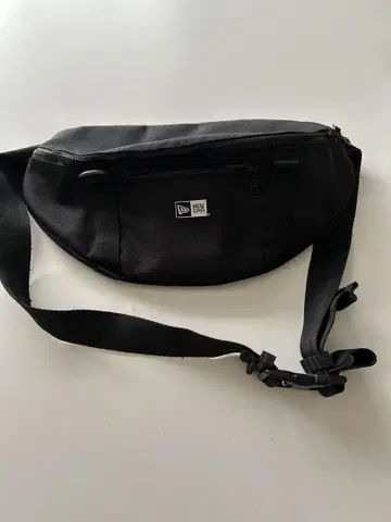 뉴에라 NEW ERA 허리 백 바디백 2L