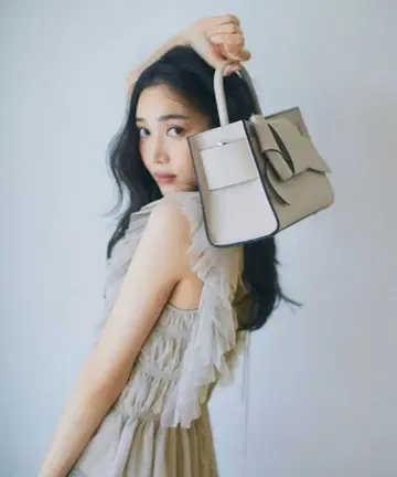 프레이 아이디 바이컬러 리본 미들 백 베이지 프레이 아이디