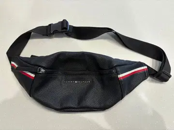 TOMMY HILFIGER 블랙 바디백