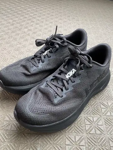 HOKA Rincon4 사이즈 10D 러닝화 올 블랙 중고