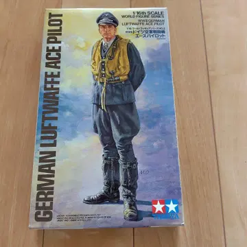 1/16 WWII GERMAN LUFTWAFFE ACE PILOT