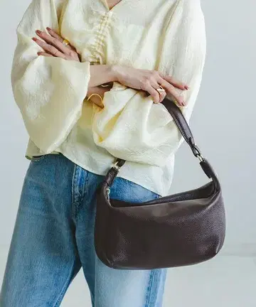 NOBLE 한정판 새상품급 MILOS 미로스 숄더백 브라운 천연 가죽