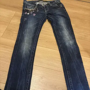 꽃무늬 자수 다크 블루 데님 팬츠