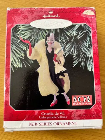 크루엘라 오너먼트