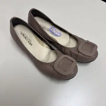새상품 아치콘택트 ARCH CONTACT 캐주얼 펌프스 베이지