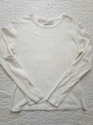ARGUE 긴팔 T셔츠 White