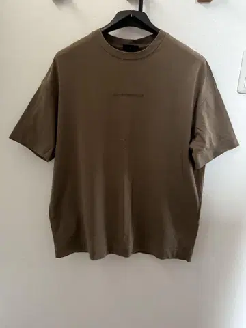 EMPORIO ARMANI 브라운 T셔츠