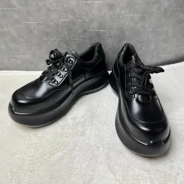 미사용 통굽 스니커즈 블랙 27.0cm