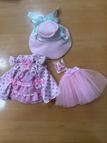 미디 브라이스 리틀 더치스 조젯 아웃핏 브라이스