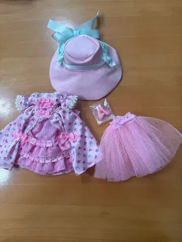 미디 브라이스 리틀 더치스 조젯 아웃핏 브라이스