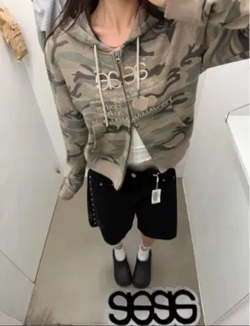 aeae 카모플라쥬 크롭 후드티