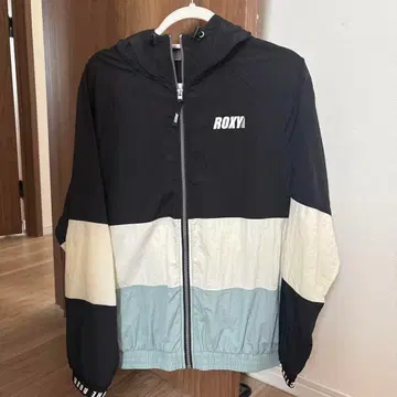 ROXY 후드 부착 자켓 M 윈드브레이커