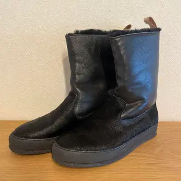 가죽과 무스탕 부츠