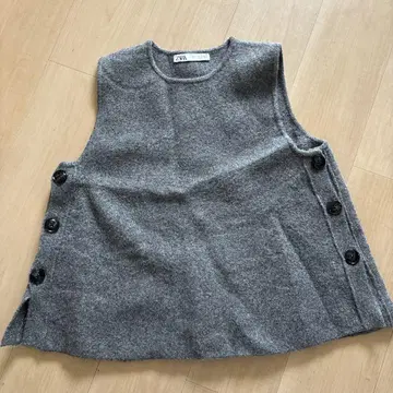 새상품급 ZARA 자라 사이드 버튼 탑 베스트 그레이