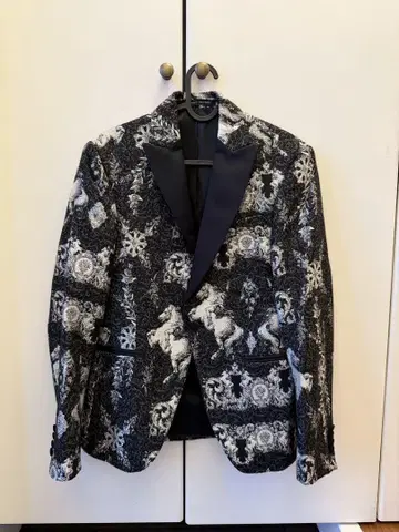 ZARA 턱시도 자켓 EUR 44