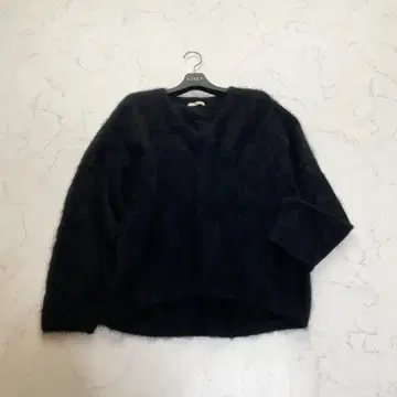 새상품급 Plage 24AW 퍼 V 뉴앙스 풀오버 블랙