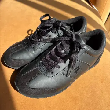 FILA 스니커즈 블랙 24.5cm