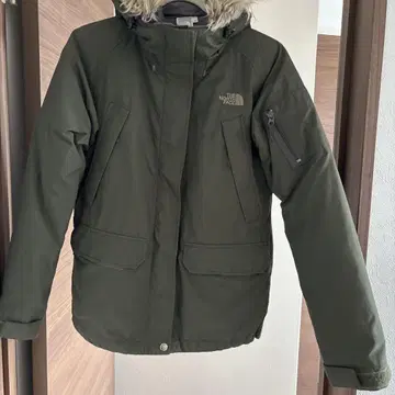 The North Face 후드 부착 다운 자켓