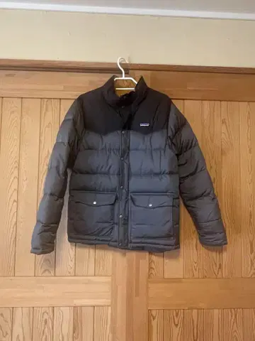Patagonia 다운 자켓 블랙/그레이