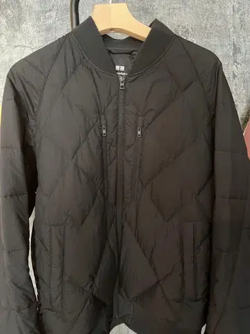 UNIQLO 화이트 마운티니어링 L 블랙 다운